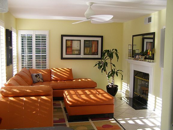 Family room w/ fireplace