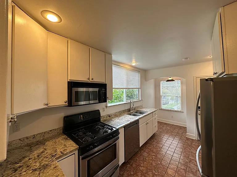 8203 Wallingford Ave N — Photo 4