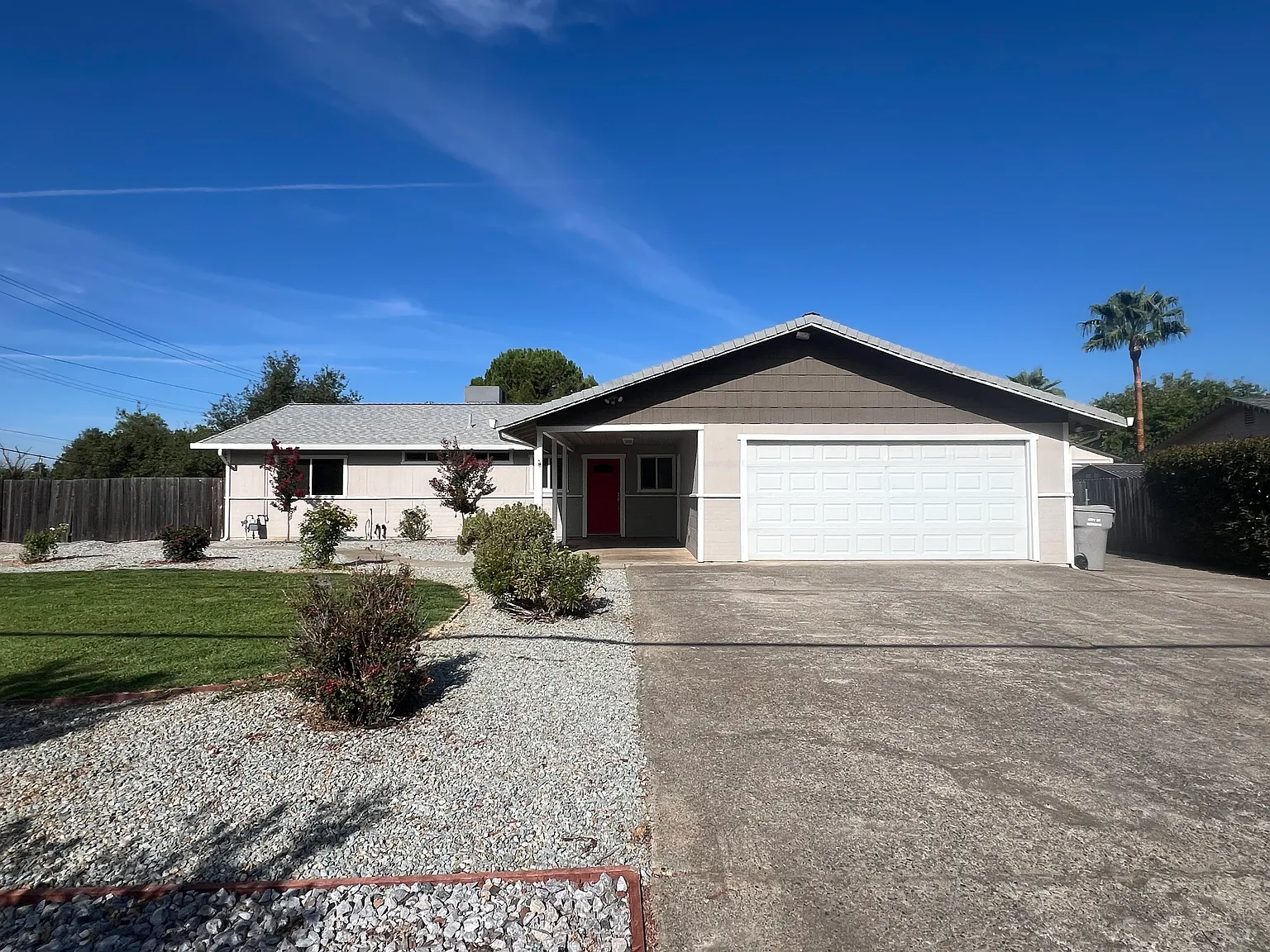 4 bed, 2160 sqft, $2,700 — Photo 1