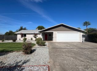 4976 Huntington Dr, Redding, CA 96002