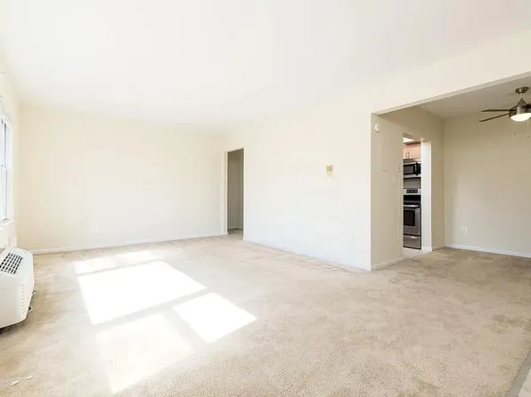 219 S Payne St APT 201, Alexandria, VA 22314