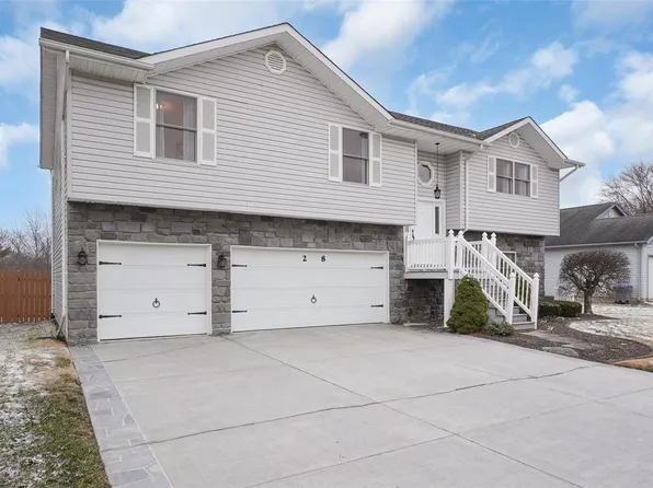 28 Mallard Pointe Dr, O'Fallon, MO 63368
