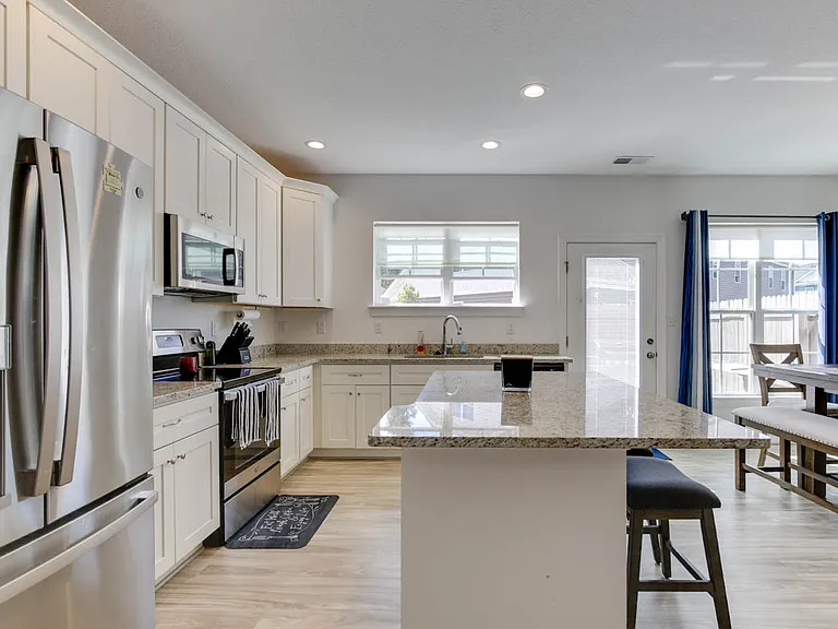 2416 Trafton Pl — Photo 30