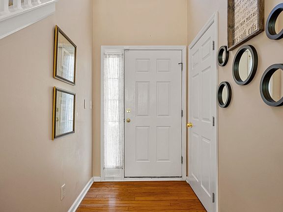 3rd image of 313 Brighton Woods Dr