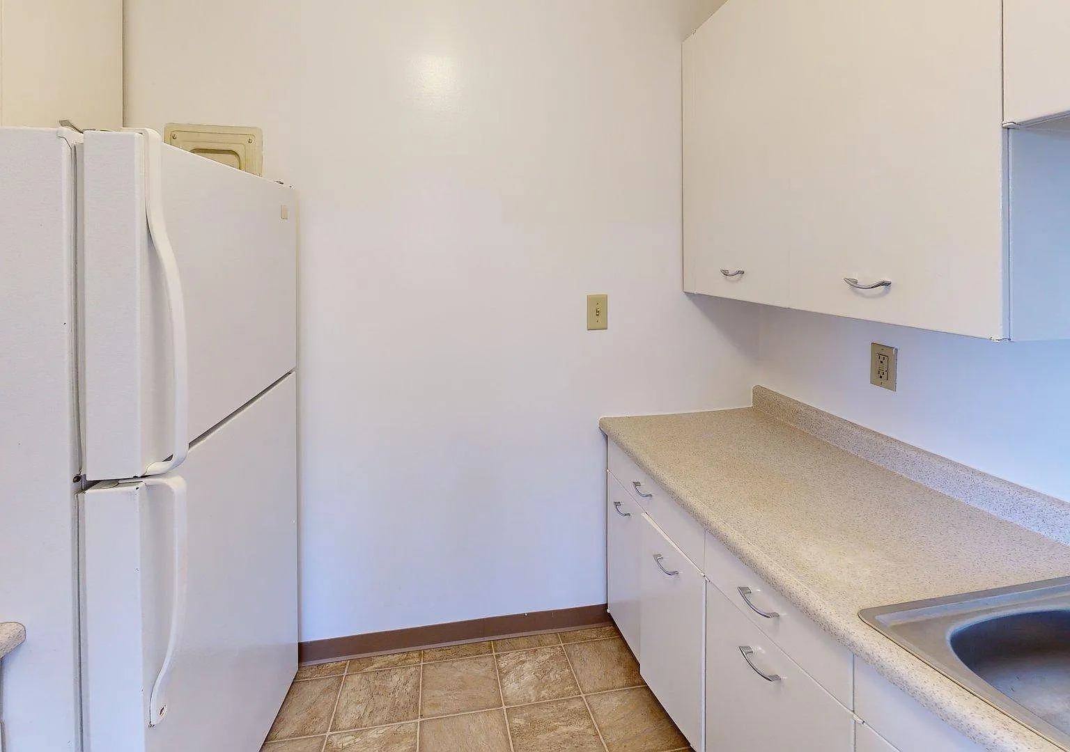 Velma Court — Photo 4