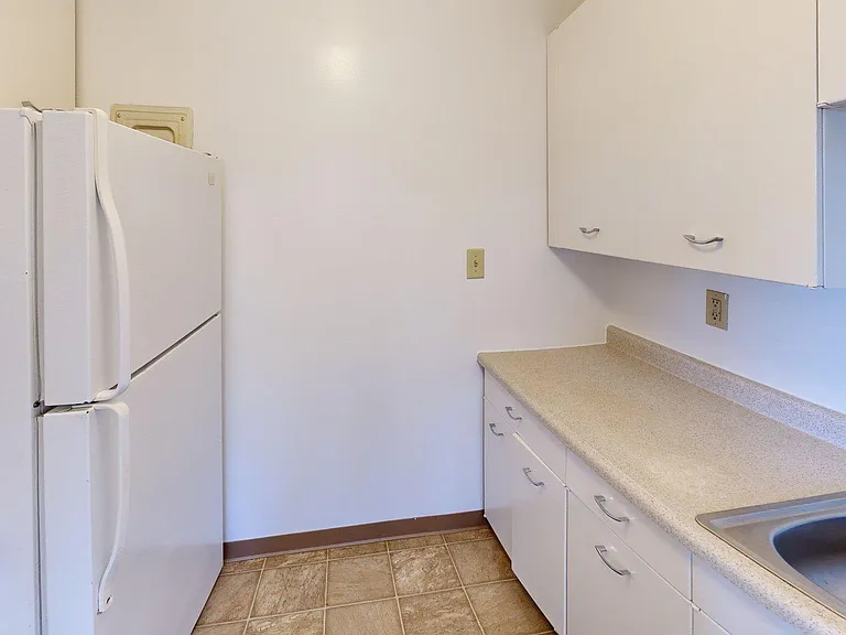 Velma Court — Photo 4