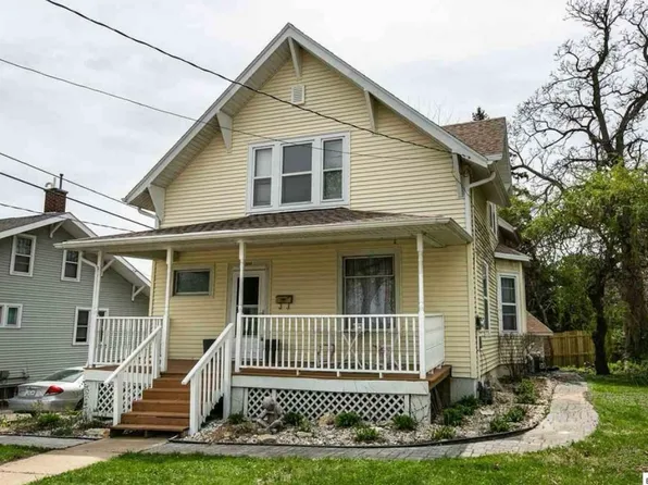 1860 Loras Blvd, Dubuque, IA 52001