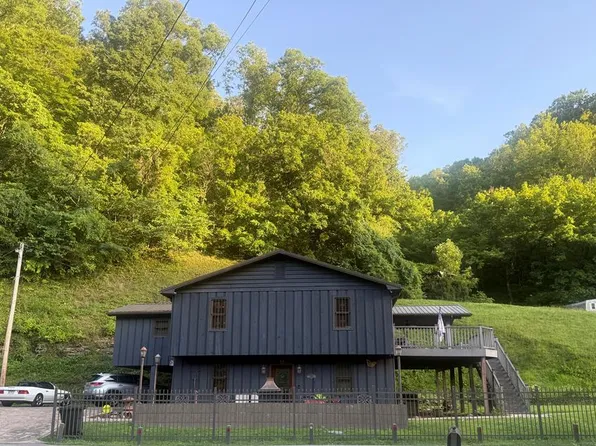 720 Ratliff Creek Rd, Pikeville, KY 41501