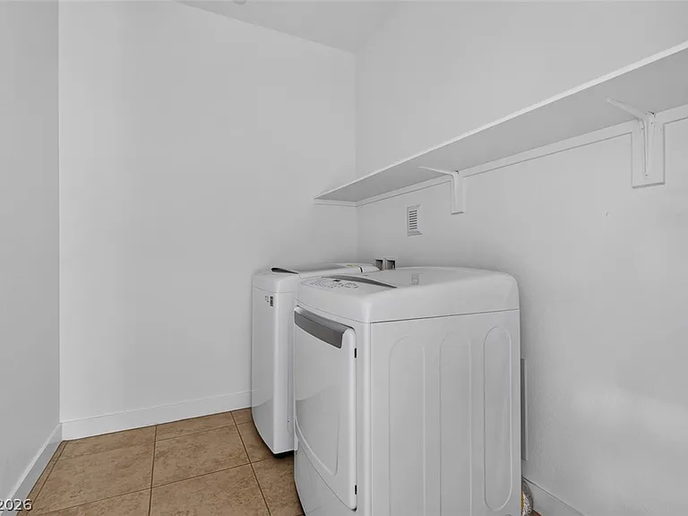 1100 E Sunset Rd — Photo 26