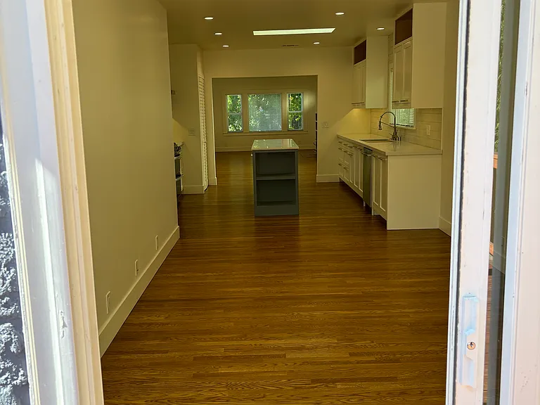 385 Alcatraz Ave #385 — Photo 4