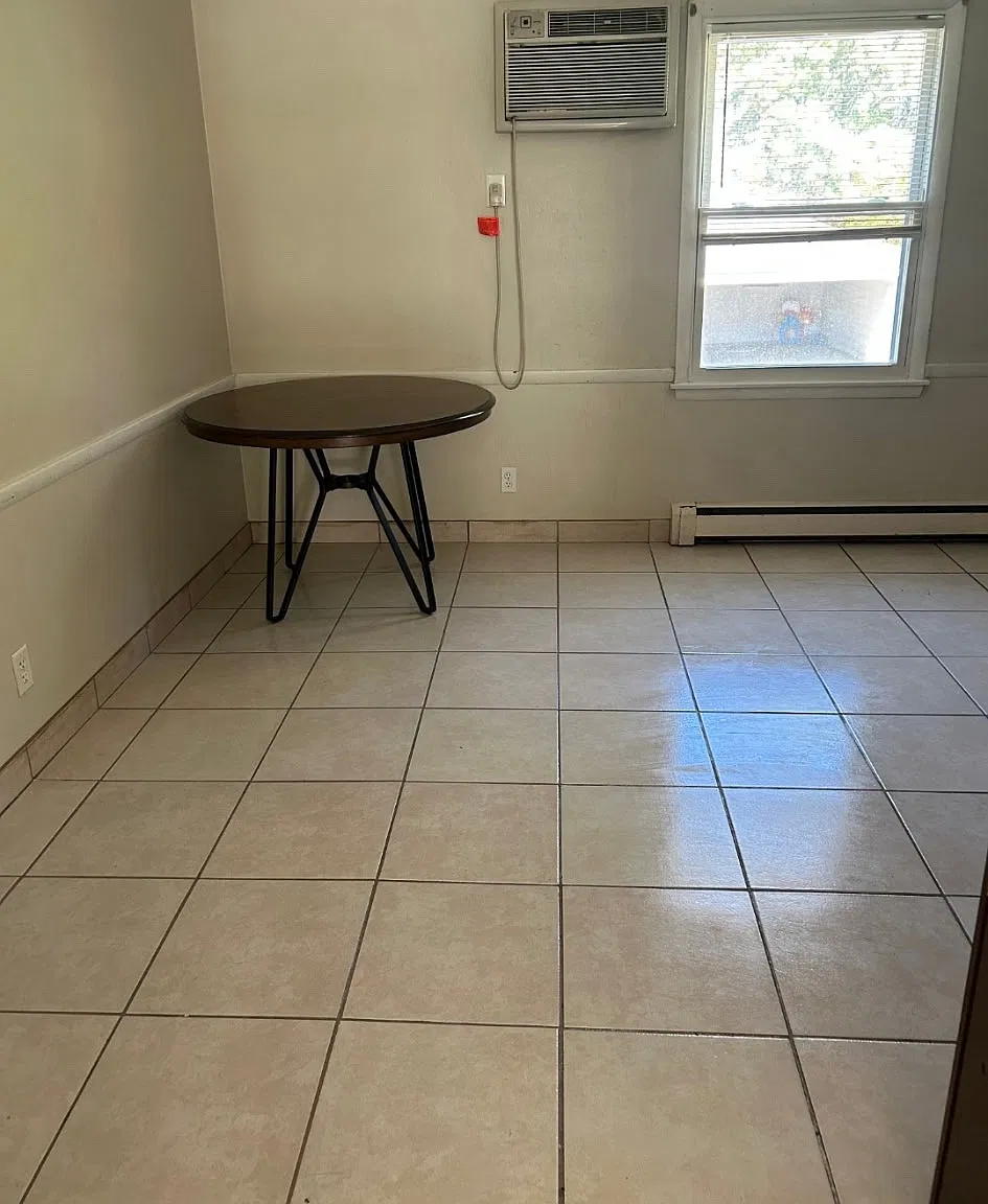 2 bed, 900 sqft, $875 — Photo 3