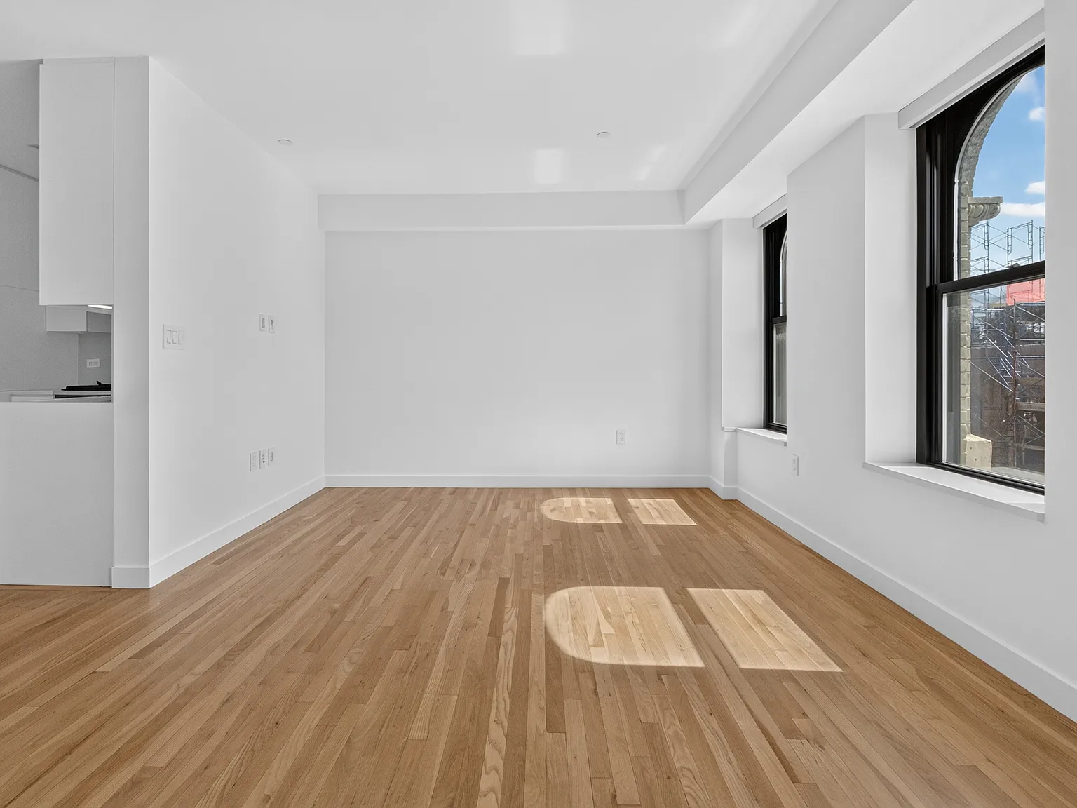 341 West 11th Street — Photo 4