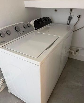 3rd image of 2783 SW 33rd Ave