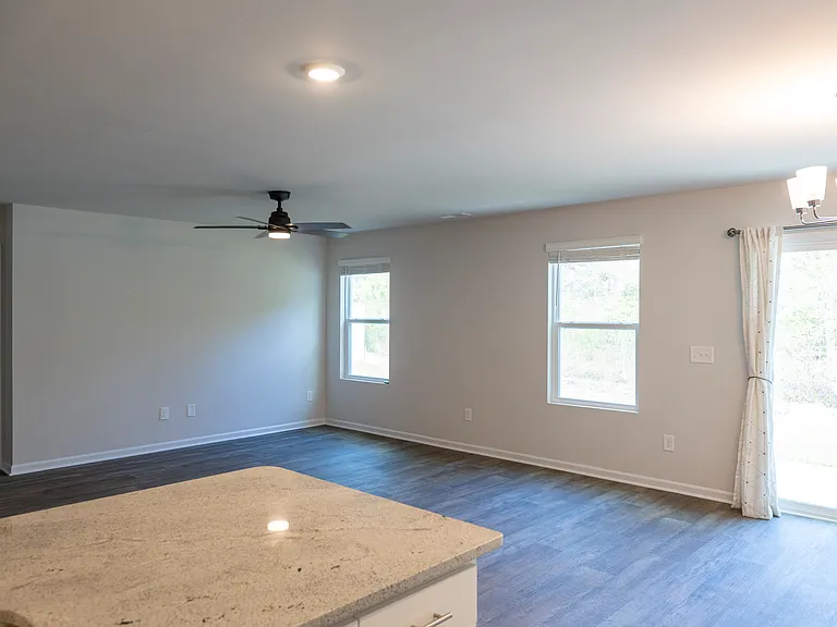 5308 Meagan Ln NE — Photo 10