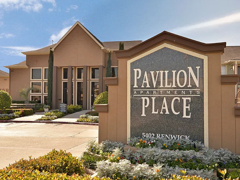 Pavilion Place — Photo 15