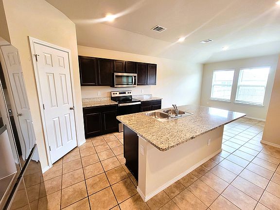 3rd image of 9707 Murandy Dr