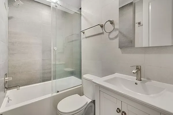 Rented by REAL New York | media 17