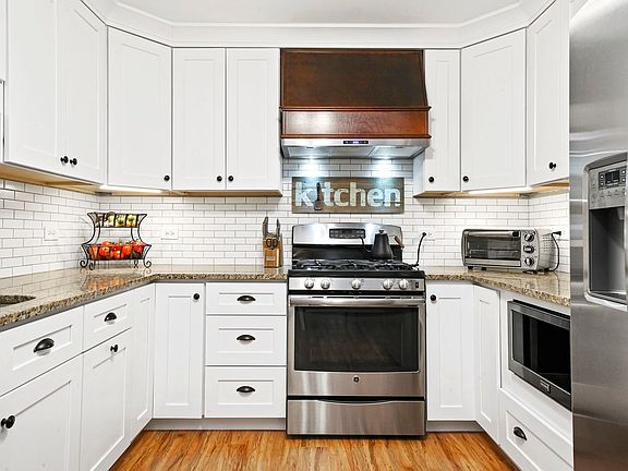 5th image of 129 S Spruce Ave APT 207