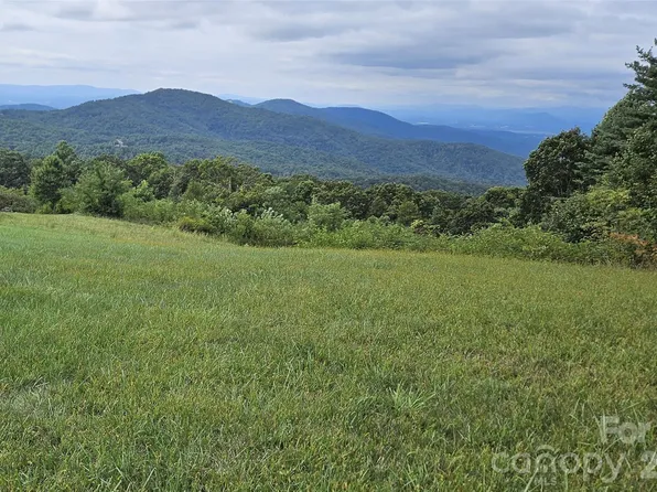 377 Grand Highland Dr #26, Hendersonville, NC 28792