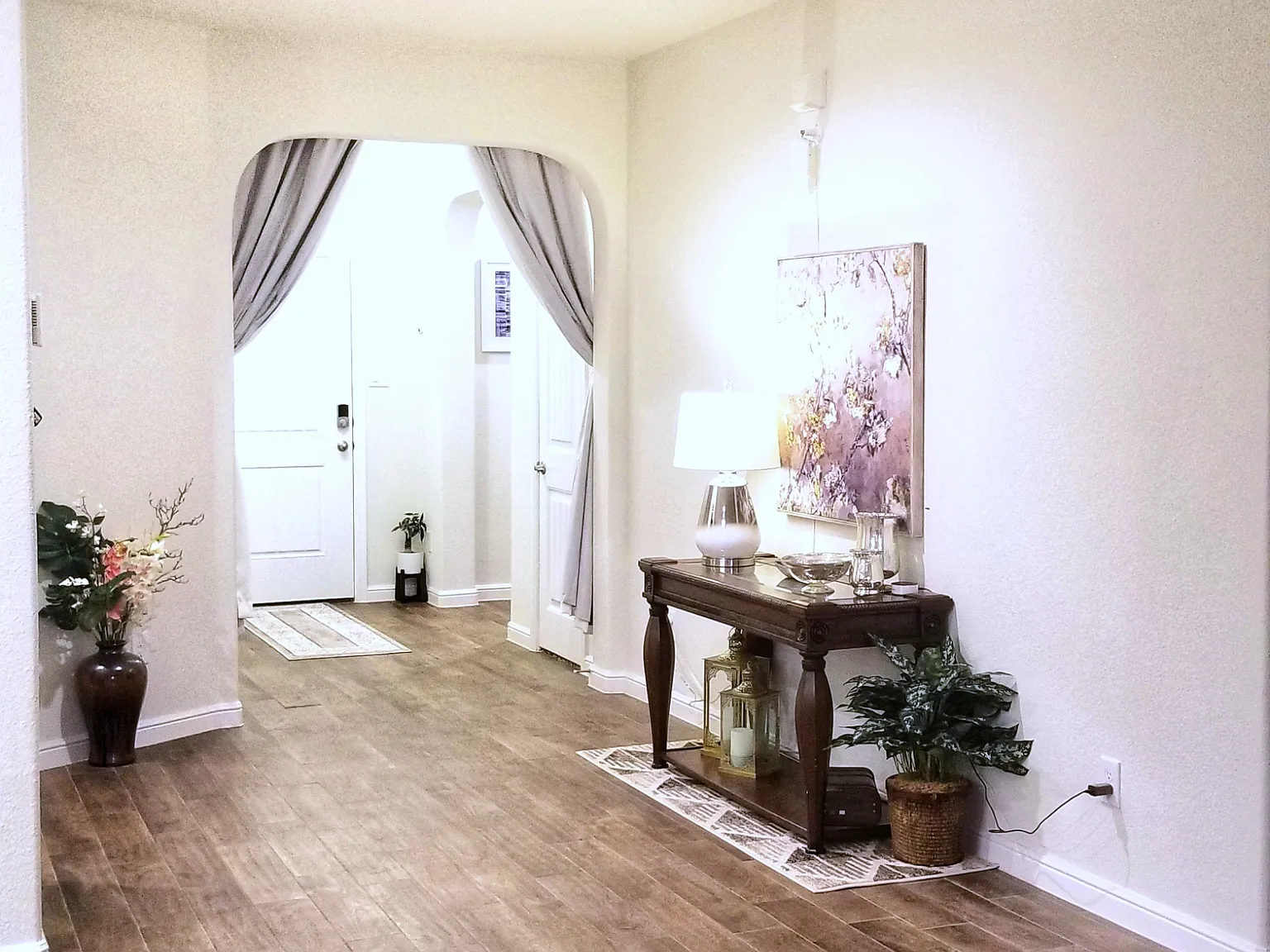 4 bed, 2115 sqft, $2,395 — Photo 4