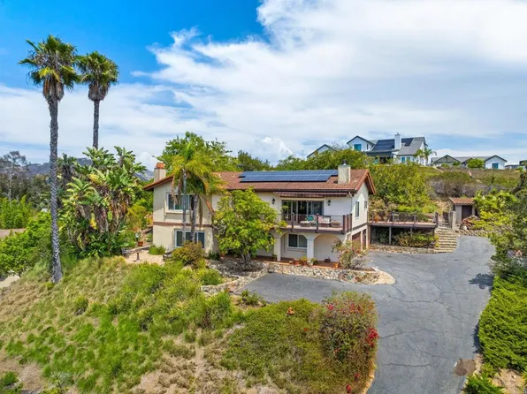 1330 Sugarbush Dr, Vista, CA 92084
