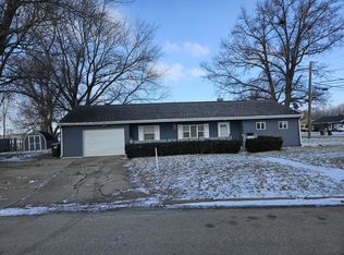 2202 Chestnut Ave, Sterling, IL 61081
