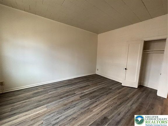 4th image of 222 S 15th St