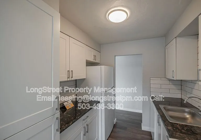 208 5th Ave SE #208 — Photo 14
