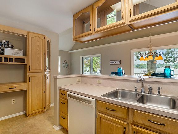 5th image of 11743 Orchard Park Dr NE