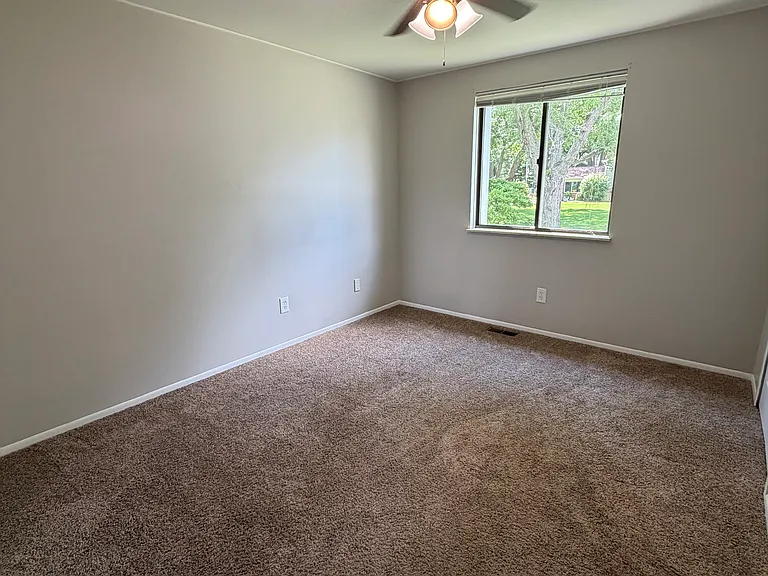 4544 Hillview Shrs — Photo 21