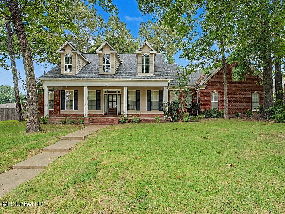 1st image of 800 Cedar Xing