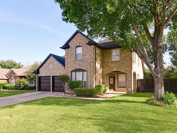 3rd image of 2115 Ballycastle Dr