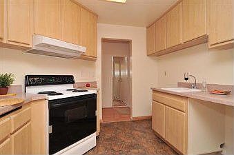 Kitchen :; 1551 Southgate