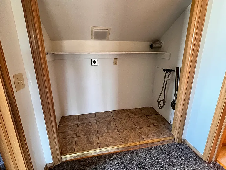 Electric laundry hook up