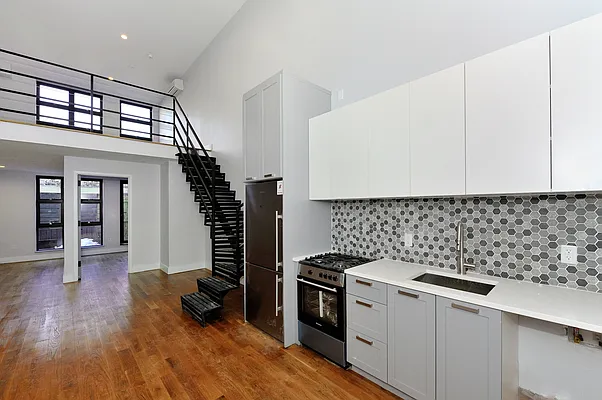 Rented by HCO NY | media 16