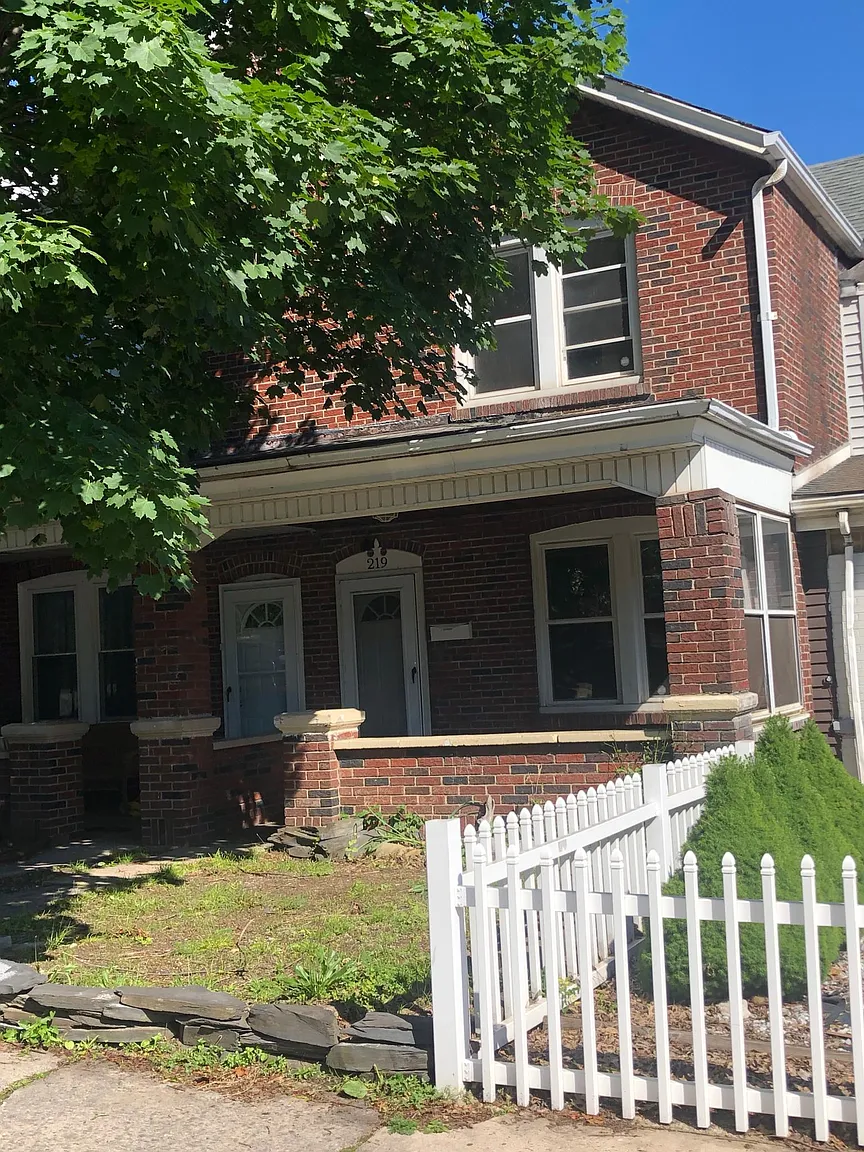 219 Lehigh Ave photo 1