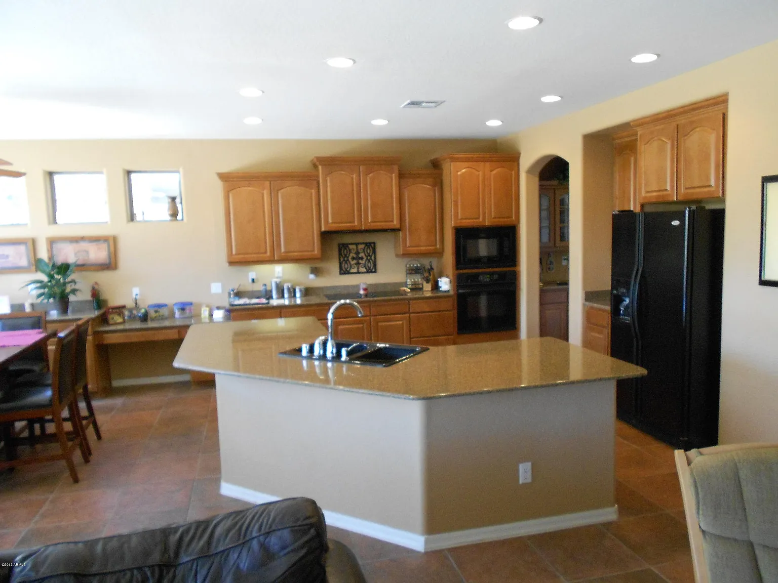 4 bed, 4100 sqft, $3,700 — Photo 3