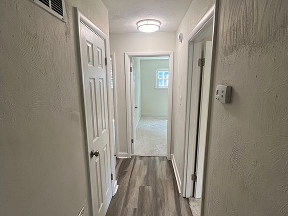 4th image of 204 Woodhaven Rd