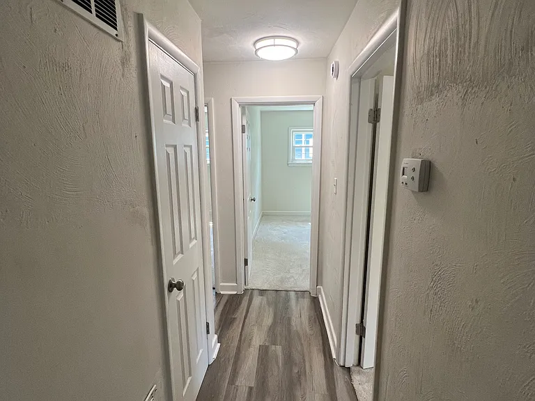204 Woodhaven Rd — Photo 4