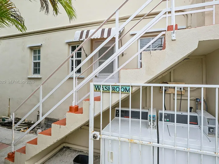 237 Madeira Ave #1 — Photo 34