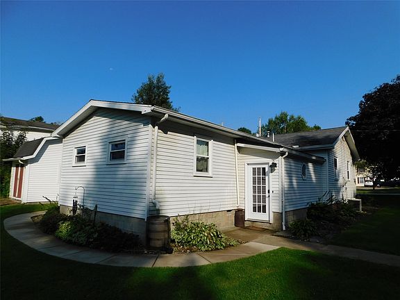 3rd image of 155 E 6th St