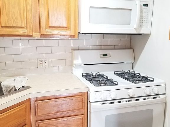 5th image of 506 E 6th St #4S