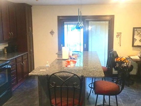 5th image of 8548 W 145th Pl
