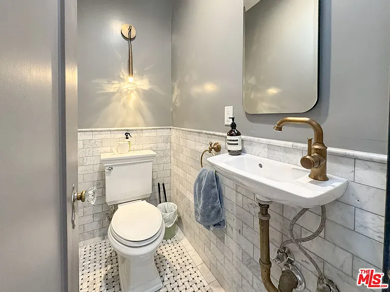 345 Westbourne Dr — Photo 13