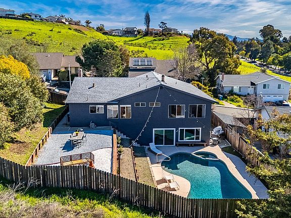 4th image of 405 Mills Drive