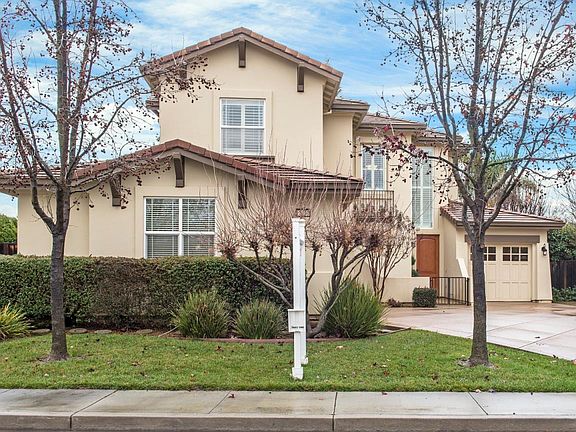 2nd image of 15190 Bellini Way
