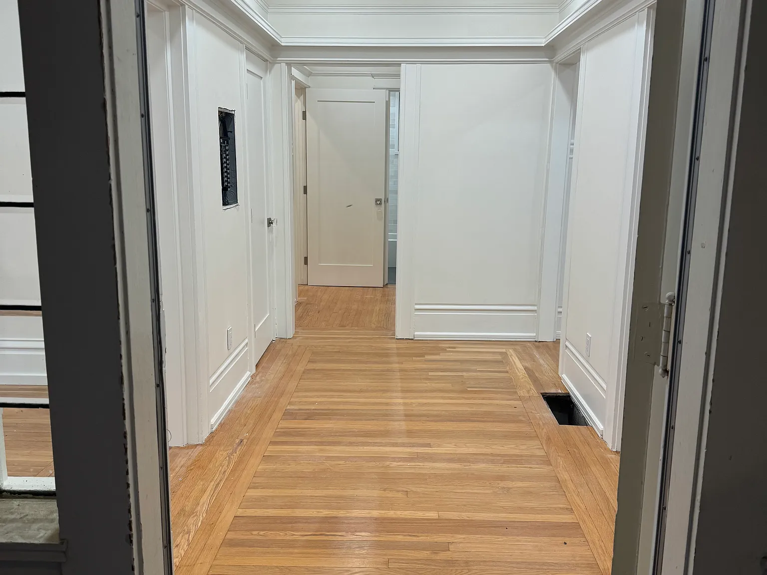 2 bed, 1500 sqft, $9,600 — Photo 2