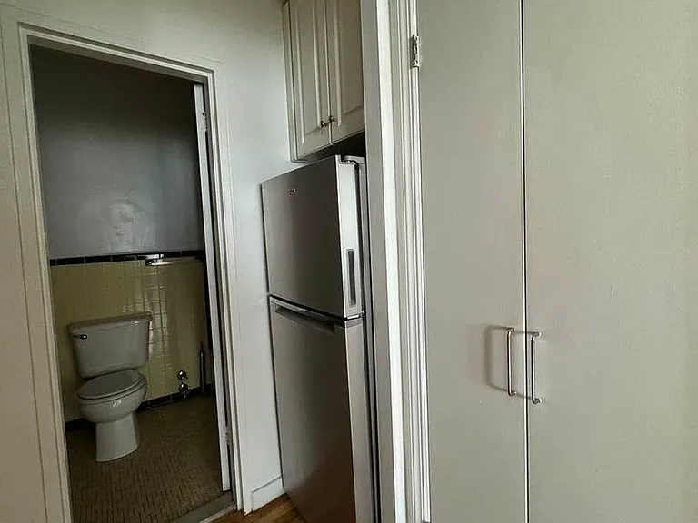 428 E 77th St #2D — Photo 5