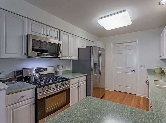 5th image of 1184 Hawthorne Ln #1184