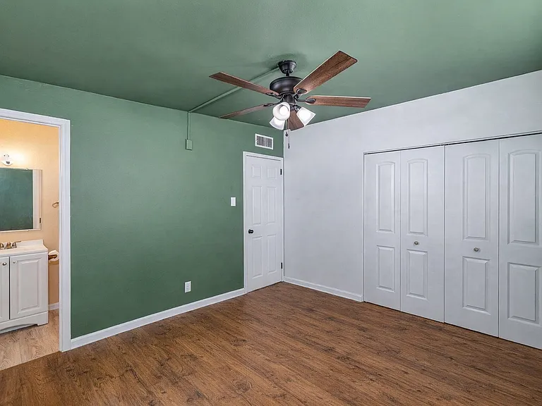2501 S A&m Ave — Photo 9